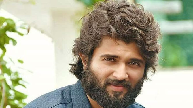 ಯಾರೋ ಮಾಡಿದ ತಪ್ಪಿಗೆ ವಿಜಯ್ ದೇವರಕೊಂಡಗೆ ತೊಂದರೆ; ಆರಂಭವಾಯ್ತು ಉಪವಾಸ ಸತ್ಯಾಗ್ರಹ ಯಾರೋ ಮಾಡಿದ ತಪ್ಪಿಗೆ ವಿಜಯ್ ದೇವರಕೊಂಡಗೆ ತೊಂದರೆ; ಆರಂಭವಾಯ್ತು ಉಪವಾಸ ಸತ್ಯಾಗ್ರಹ