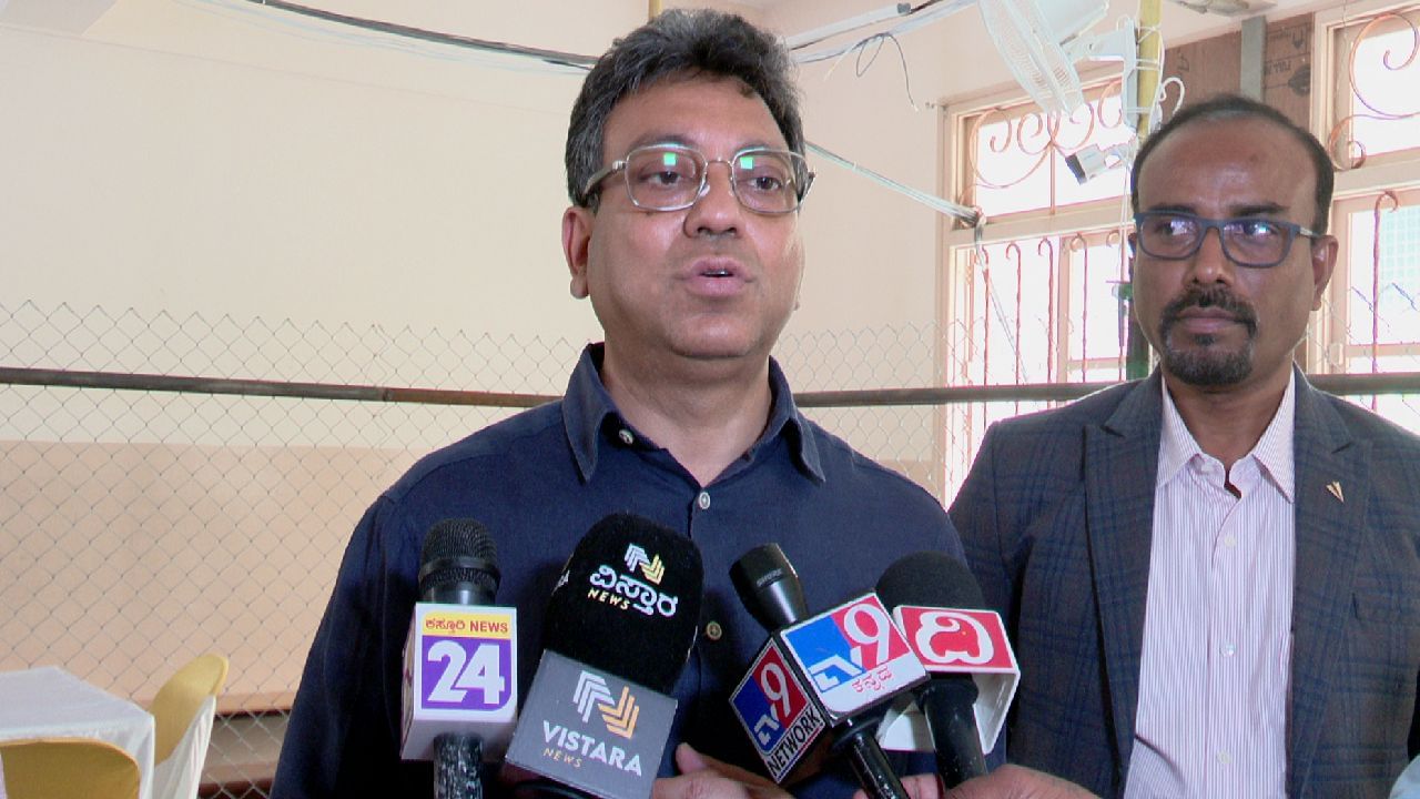 Karnataka Assembly Polls 2023: ಬೆಂಗಳೂರಿನಲ್ಲಿ ಮತದಾನಕ್ಕೆ ಸಕಲ ಸಿದ್ಧತೆ, ವೋಟಿಂಗ್, ಕೌಂಟಿಂಗ್ ಪ್ರಕ್ರಿಯೆ ವಿವರ ಇಲ್ಲಿದೆ Karnataka Assembly Polls 2023: ಬೆಂಗಳೂರಿನಲ್ಲಿ ಮತದಾನಕ್ಕೆ ಸಕಲ ಸಿದ್ಧತೆ, ವೋಟಿಂಗ್, ಕೌಂಟಿಂಗ್ ಪ್ರಕ್ರಿಯೆ ವಿವರ ಇಲ್ಲಿದೆ