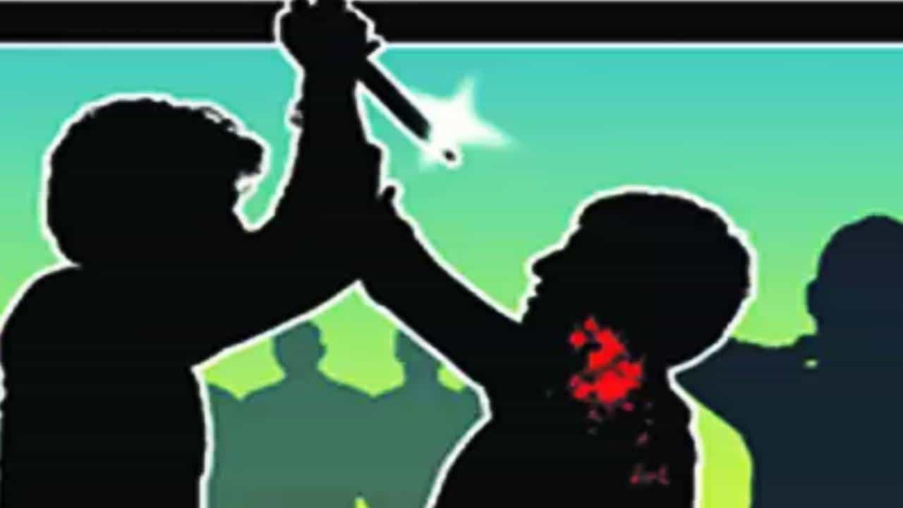 Bengaluru News: ಎಣ್ಣೆ ಪಾರ್ಟಿಯಲ್ಲಿ ಕಿರಿಕ್, ಸ್ನೇಹಿತನಿಗೆ ಚಾಕು ಹಾಕಿದ ಗೆಳೆಯರು Bengaluru News: ಎಣ್ಣೆ ಪಾರ್ಟಿಯಲ್ಲಿ ಕಿರಿಕ್, ಸ್ನೇಹಿತನಿಗೆ ಚಾಕು ಹಾಕಿದ ಗೆಳೆಯರು