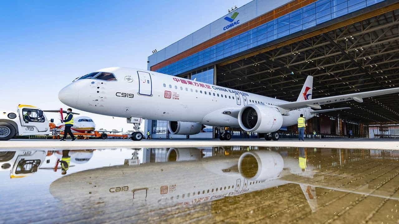 China Plane: ಚೀನಾದ ಸಿ919 ವಿಮಾನದಿಂದ ಹೊಸ ಇತಿಹಾಸ; ಅಮೆರಿಕದ ಬೋಯಿಂಗ್, ಏರ್ಬಸ್ ಪ್ರಾಬಲ್ಯಕ್ಕೆ ಸೆಡ್ಡು China Plane: ಚೀನಾದ ಸಿ919 ವಿಮಾನದಿಂದ ಹೊಸ ಇತಿಹಾಸ; ಅಮೆರಿಕದ ಬೋಯಿಂಗ್, ಏರ್ಬಸ್ ಪ್ರಾಬಲ್ಯಕ್ಕೆ ಸೆಡ್ಡು