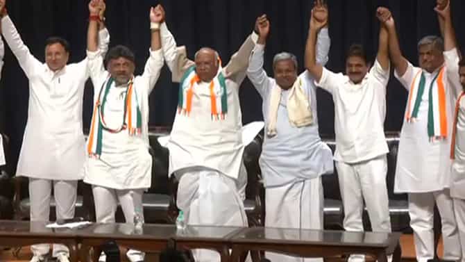 ಪಟ್ಟು ಸಡಿಲಿಸಿ ಹೈಕಮಾಂಡ್​ ಸೂತ್ರಕ್ಕೆ ಒಪ್ಪಿದ ಡಿಕೆ ಶಿವಕುಮಾರ್:  ಏನದು ಸೂತ್ರ? ತಡರಾತ್ರಿ ಏನೆಲ್ಲ ಆಯ್ತು? ಇಲ್ಲಿದೆ ಡಿಟೇಲ್ಸ್
