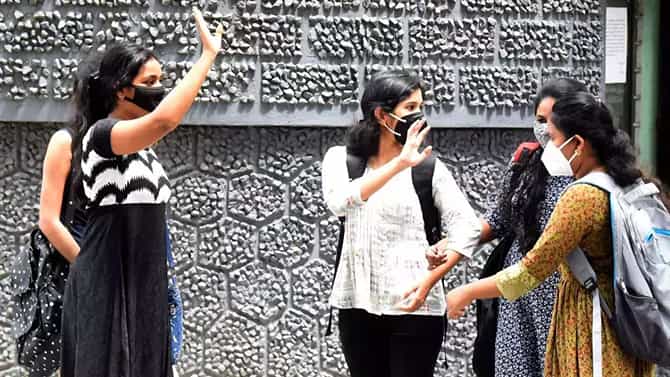 US Indians: ಅಮೆರಿಕದಲ್ಲಿ ಕೆಲಸ ಕಳೆದುಕೊಂಡ ಭಾರತೀಯರು ಎಷ್ಟು? 2 ತಿಂಗಳೊಳಗೆ ಬೇರೆ ಕೆಲಸ ಗಿಟ್ಟಿಸಿಕೊಳ್ಳದಿದ್ದರೆ ಗತಿ ಏನು?