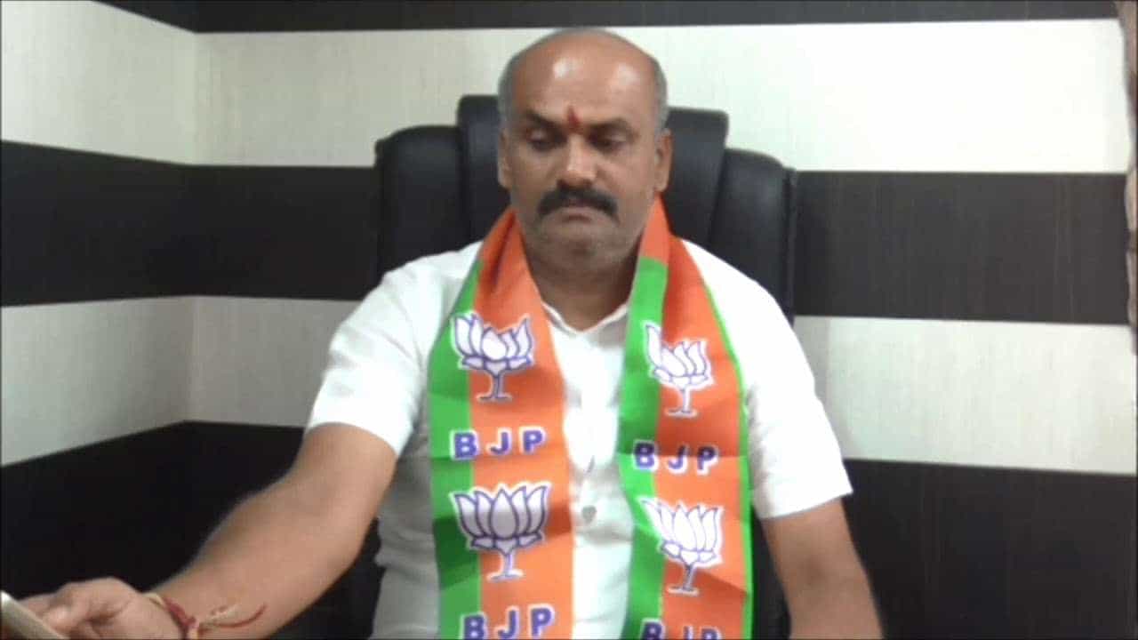 Belur Election 2023 Winner: ಬೇಲೂರಿನಲ್ಲಿ ತ್ರಿಕೋನ ಯುದ್ಧದಲ್ಲಿ ಗೆದ್ದುಬೀಗಿದ ಬಿಜೆಪಿಯ ಹುಲ್ಲಳ್ಳಿ ಸುರೇಶ್ Belur Election 2023 Winner: ಬೇಲೂರಿನಲ್ಲಿ ತ್ರಿಕೋನ ಯುದ್ಧದಲ್ಲಿ ಗೆದ್ದುಬೀಗಿದ ಬಿಜೆಪಿಯ ಹುಲ್ಲಳ್ಳಿ ಸುರೇಶ್