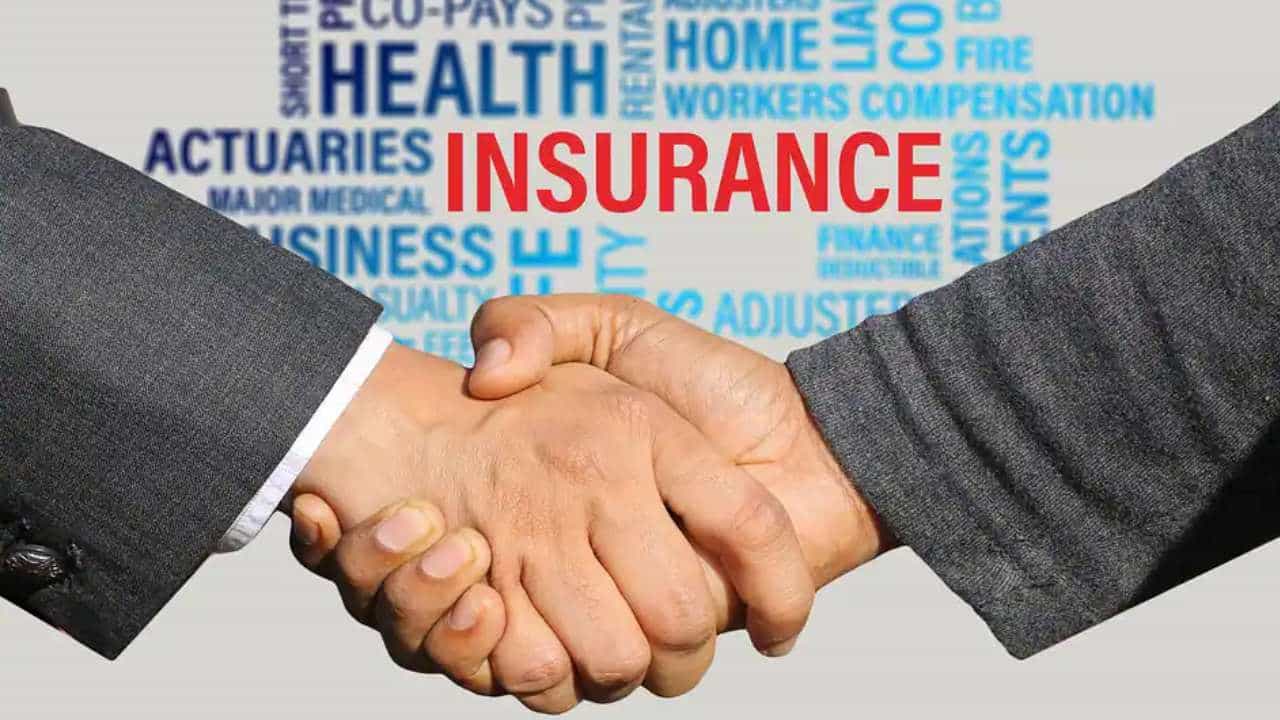 Insurance Bonus: ಎಚ್ಡಿಎಫ್ಸಿ ಲೈಫ್ ಇನ್ಷೂರೆನ್ಸ್ನಿಂದ ದಾಖಲೆ ಬೋನಸ್: 3,660 ಕೋಟಿ ರೂ ಘೋಷಣೆ; ಯಾರಿಗೆಲ್ಲಾ ಸಿಗುತ್ತೆ ಈ ಬೋನಸ್? Insurance Bonus: ಎಚ್ಡಿಎಫ್ಸಿ ಲೈಫ್ ಇನ್ಷೂರೆನ್ಸ್ನಿಂದ ದಾಖಲೆ ಬೋನಸ್: 3,660 ಕೋಟಿ ರೂ ಘೋಷಣೆ; ಯಾರಿಗೆಲ್ಲಾ ಸಿಗುತ್ತೆ ಈ ಬೋನಸ್?