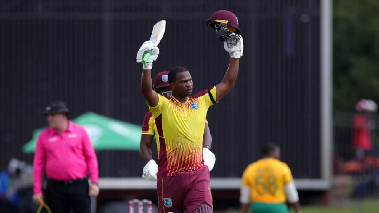 IPL 2023: ಸತತ ಸೋಲುಗಳಿಂದ ಕಂಗೆಟ್ಟಿರುವ ಕೊಲ್ಕತ್ತಾ ನೈಟ್ ರೈಡರ್ಸ್ ತಂಡವು ಇದೀಗ ವೆಸ್ಟ್ ಇಂಡೀಸ್ನ ಸ್ಪೋಟಕ ದಾಂಡಿಗನ ಜಾನ್ಸನ್ ಚಾರ್ಲ್ಸ್ ಅನ್ನು ತಂಡಕ್ಕೆ ಸೇರಿಸಿಕೊಂಡಿದೆ. ಕೆಕೆಆರ್ ತಂಡದಲ್ಲಿದ್ದ ಬಾಂಗ್ಲಾದೇಶ್ ಆಟಗಾರ ಲಿಟ್ಟನ್ ದಾಸ್ ಅವರ ಬದಲಿ ಆಟಗಾರನಾಗಿ ಚಾರ್ಲ್ಸ್ರನ್ನು ಆಯ್ಕೆ ಮಾಡಲಾಗಿದೆ.