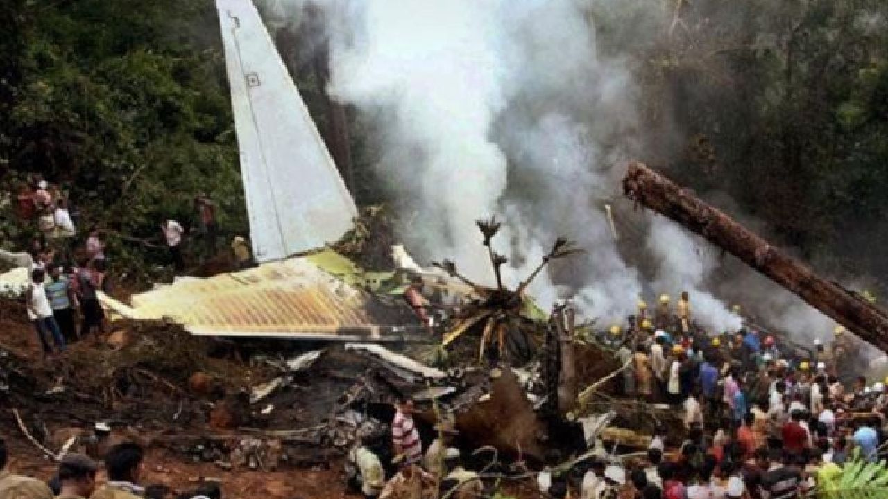 Mangalore Air Accident Anniversary: ಮಂಗಳೂರು ವಿಮಾನ ದುರಂತಕ್ಕೆ 13 ವರ್ಷ, ಜಿಲ್ಲಾಡಳಿತದಿಂದ ಶ್ರದ್ಧಾಂಜಲಿ