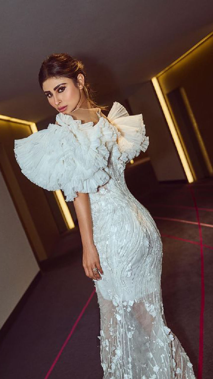 mouni roy (6)