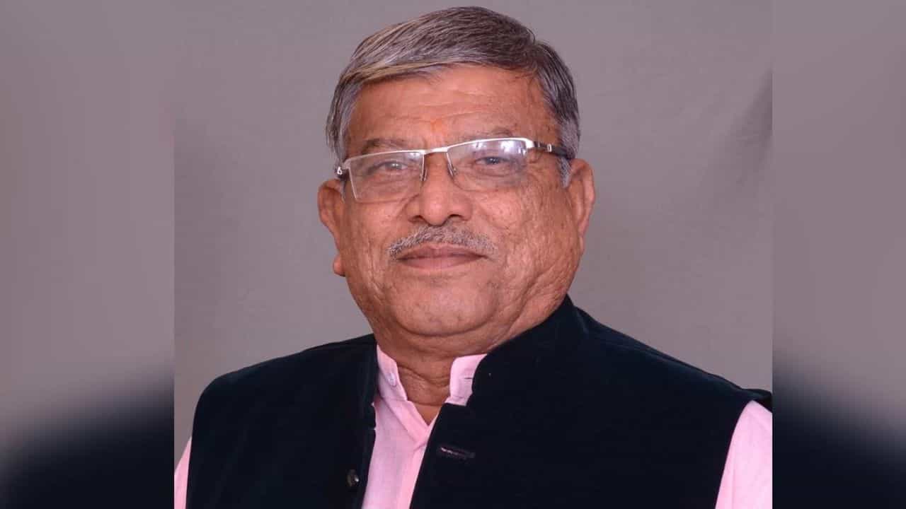 Vallabhbhai Vaghasia Death: ಗುಜರಾತ್ನ ಮಾಜಿ ಕೃಷಿ ಸಚಿವ ವಲ್ಲಭಭಾಯಿ ವಘಾಸಿಯಾ ಕಾರು ಅಪಘಾತದಲ್ಲಿ ಸಾವು Vallabhbhai Vaghasia Death: ಗುಜರಾತ್ನ ಮಾಜಿ ಕೃಷಿ ಸಚಿವ ವಲ್ಲಭಭಾಯಿ ವಘಾಸಿಯಾ ಕಾರು ಅಪಘಾತದಲ್ಲಿ ಸಾವು