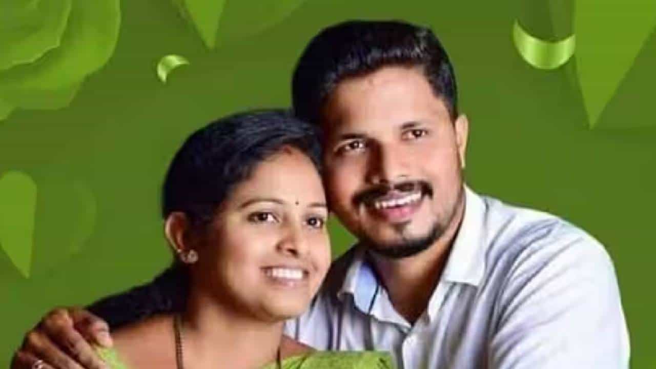 ಹೊಸ ಸರ್ಕಾರ ಅಸ್ವಿತ್ವಕ್ಕೆ ಬಂದ ಬೆನ್ನಲ್ಲೇ ಪ್ರವೀಣ್ ನೆಟ್ಟಾರು ಪತ್ನಿ ನೇಮಕಾತಿ ರದ್ದು ಹೊಸ ಸರ್ಕಾರ ಅಸ್ವಿತ್ವಕ್ಕೆ ಬಂದ ಬೆನ್ನಲ್ಲೇ ಪ್ರವೀಣ್ ನೆಟ್ಟಾರು ಪತ್ನಿ ನೇಮಕಾತಿ ರದ್ದು