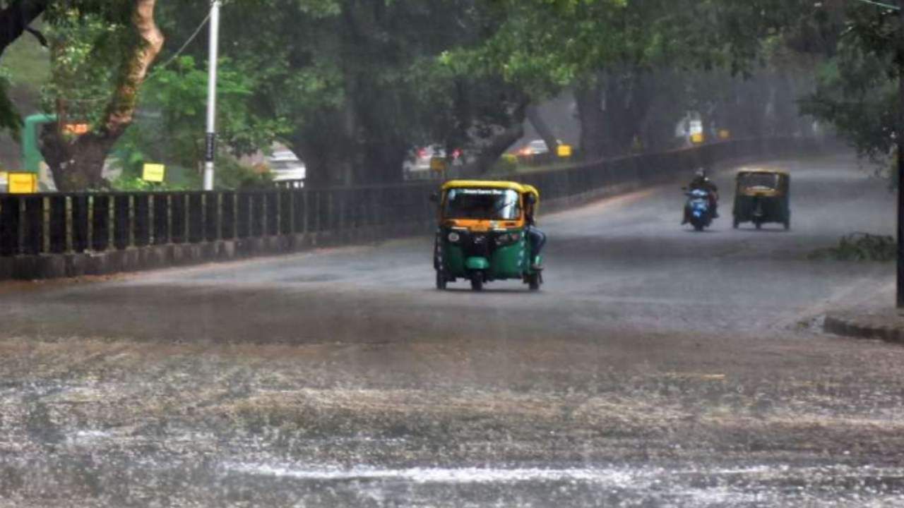 Bangalore rain: ಬೆಂಗಳೂರಿನ ಹಲವೆಡೆ ಸುರಿದ ಜೋರು ಮಳೆ: ರಾಜಧಾನಿಯಲ್ಲಿ ಇನ್ನು ಐದು ದಿನ ಮಳೆ ಸಾಧ್ಯತೆ