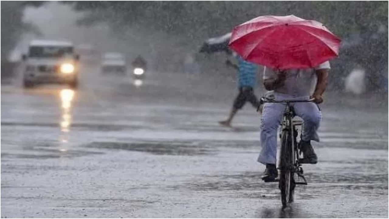 ಬೆಂಗಳೂರಿನಲ್ಲಿ ನಾಳೆ ಮಳೆ ಸಾಧ್ಯತೆ; ಪ್ರಮಾಣವಚನ ಸ್ವೀಕಾರ ಸಮಾರಂಭಕ್ಕೆ ಅಡ್ಡಿಯ ಆತಂಕ ಬೆಂಗಳೂರಿನಲ್ಲಿ ನಾಳೆ ಮಳೆ ಸಾಧ್ಯತೆ; ಪ್ರಮಾಣವಚನ ಸ್ವೀಕಾರ ಸಮಾರಂಭಕ್ಕೆ ಅಡ್ಡಿಯ ಆತಂಕ
