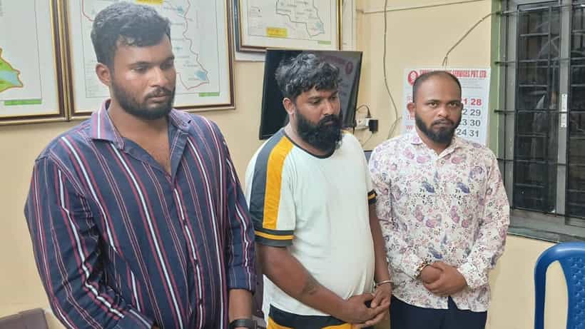 Anekal: ಕುಖ್ಯಾತ ದರೋಡೆ ಗ್ಯಾಂಗ್ ಪೋಲಿಸ್ ಬಲೆಗೆ; ಮಾರಕಾಸ್ತ್ರಗಳೊಂದಿಗೆ ಹೊಂಚು ಹಾಕುವ ವೇಳೆ ಅರೆಸ್ಟ್