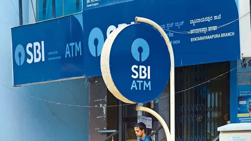 SBI: ಫ್ರೀ ಆಗಿ ಬಿಟ್ಟ ಎಸ್ಬಿಐಗೆ ಮುಗಿಬಿದ್ದರಾ ಜನರು?; 17,000 ಕೋಟಿ ಮೌಲ್ಯದ 2,000 ರೂ ನೋಟುಗಳ ಸಂಗ್ರಹ