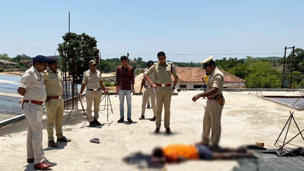 ಶಿವಮೊಗ್ಗ: ಇಬ್ಬರು ಕಾರ್ಮಿಕರನ್ನ ಪೀಕಾಸೆಯಿಂದ ಹೊಡೆದು ಬರ್ಬರ ಹತ್ಯೆ ಶಿವಮೊಗ್ಗ: ಇಬ್ಬರು ಕಾರ್ಮಿಕರನ್ನ ಪೀಕಾಸೆಯಿಂದ ಹೊಡೆದು ಬರ್ಬರ ಹತ್ಯೆ