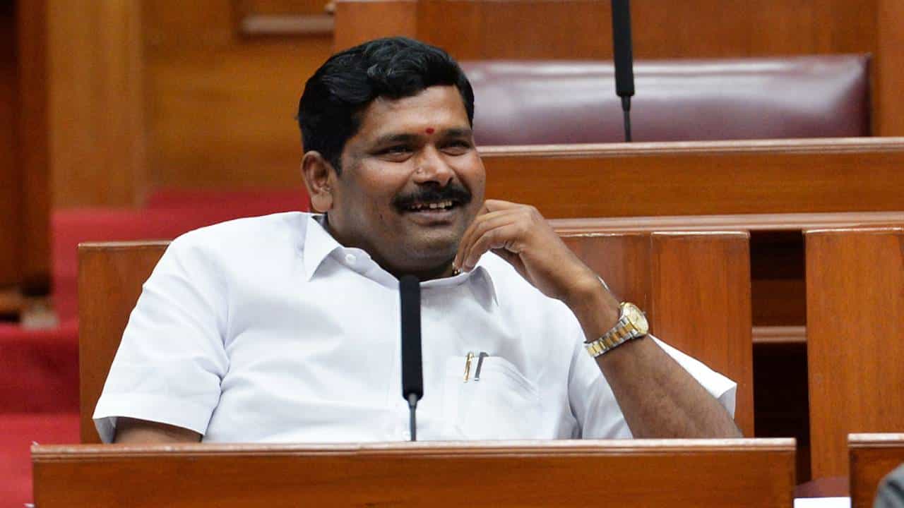 Karnataka Cabinet expansion: ಪಕ್ಷೇತರವಾಗಿ ರಾಜಕೀಯಕ್ಕೆ ಎಂಟ್ರಿ; ಮೂರನೇ ಬಾರಿಗೆ ಶಿವರಾಜ ತಂಗಡಗಿಗೆ ಮಂತ್ರಿ ಭಾಗ್ಯ Karnataka Cabinet expansion: ಪಕ್ಷೇತರವಾಗಿ ರಾಜಕೀಯಕ್ಕೆ ಎಂಟ್ರಿ; ಮೂರನೇ ಬಾರಿಗೆ ಶಿವರಾಜ ತಂಗಡಗಿಗೆ ಮಂತ್ರಿ ಭಾಗ್ಯ