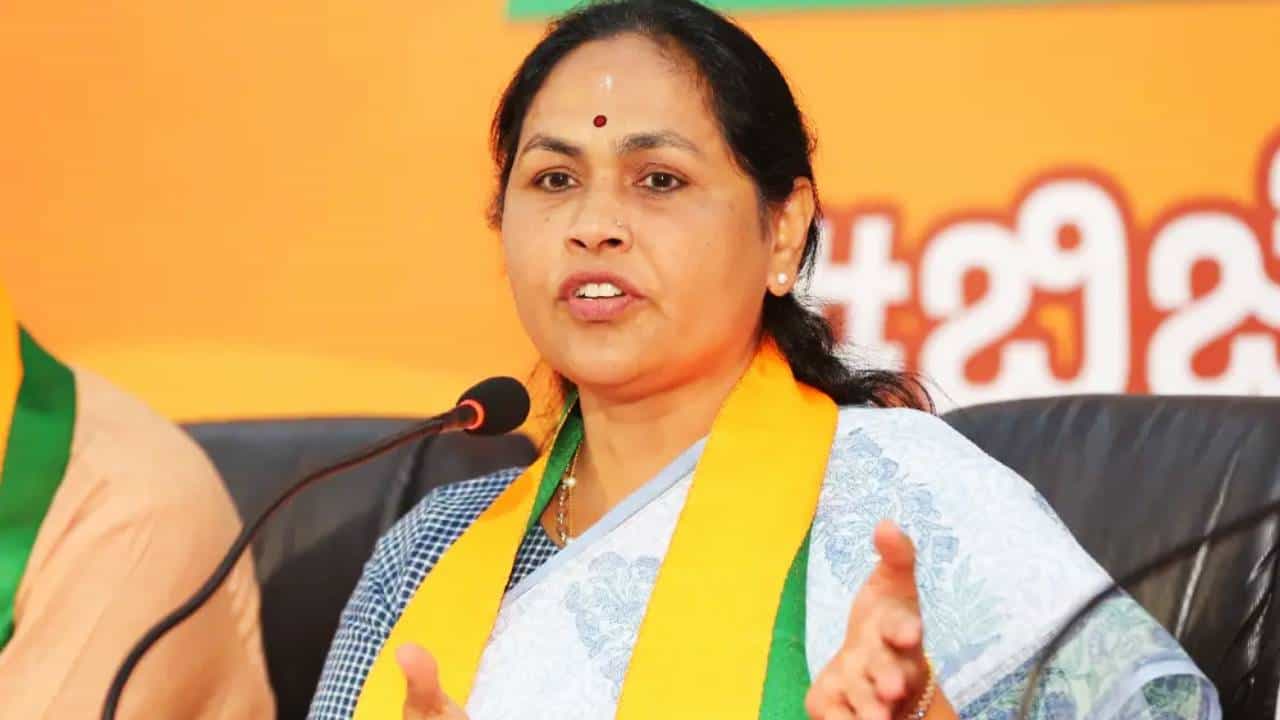 ಭಜರಂಗದಳ ನಿಷೇಧಿಸುವ ಭರವಸೆ: ಕಾಂಗ್ರೆಸ್ ಪ್ರಣಾಳಿಕೆಗೆ ಶೋಭಾ ಕರಂದ್ಲಾಜೆ ಕೆಂಡಾಮಂಡಲ ಭಜರಂಗದಳ ನಿಷೇಧಿಸುವ ಭರವಸೆ: ಕಾಂಗ್ರೆಸ್ ಪ್ರಣಾಳಿಕೆಗೆ ಶೋಭಾ ಕರಂದ್ಲಾಜೆ ಕೆಂಡಾಮಂಡಲ