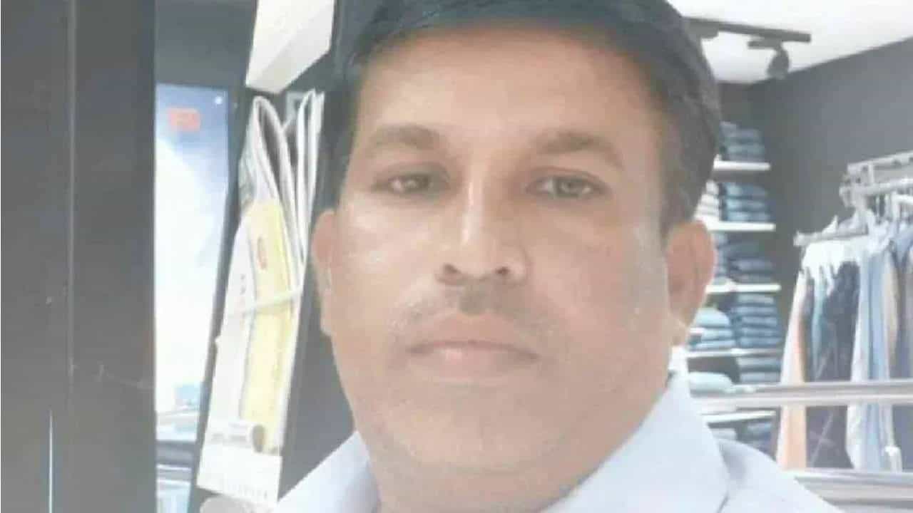 ಶಾಲಾ ವಿದ್ಯಾರ್ಥಿನಿಯರಿಗೆ ಲೈಂಗಿಕ ಕಿರುಕುಳ ಪ್ರಕರಣ: ಶಿಕ್ಷಕನ ಜಾಮೀನು ಅರ್ಜಿ ವಜಾಗೊಳಿಸಿದ ಹೈಕೋರ್ಟ್ ಶಾಲಾ ವಿದ್ಯಾರ್ಥಿನಿಯರಿಗೆ ಲೈಂಗಿಕ ಕಿರುಕುಳ ಪ್ರಕರಣ: ಶಿಕ್ಷಕನ ಜಾಮೀನು ಅರ್ಜಿ ವಜಾಗೊಳಿಸಿದ ಹೈಕೋರ್ಟ್