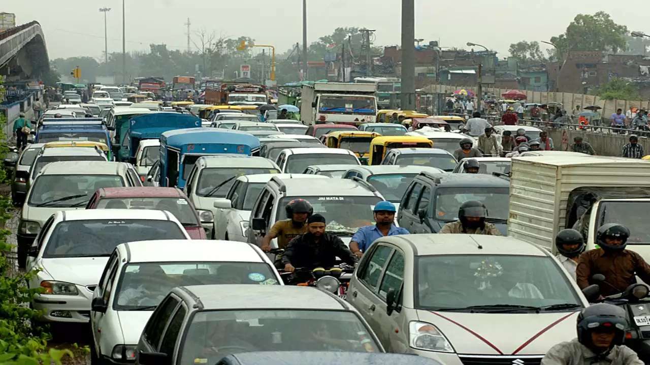 Office Demand: ಬೆಂಗಳೂರಿನ ವೈಟ್ಫೀಲ್ಡ್ನಲ್ಲಿ ಭಯಂಕರ ಟ್ರಾಫಿಕ್ ಇದ್ದರೂ ಕಚೇರಿ ಸ್ಥಳಕ್ಕೆ ಭಾರೀ ಡಿಮ್ಯಾಂಡ್; ಕಾರಣ ಇದು Office Demand: ಬೆಂಗಳೂರಿನ ವೈಟ್ಫೀಲ್ಡ್ನಲ್ಲಿ ಭಯಂಕರ ಟ್ರಾಫಿಕ್ ಇದ್ದರೂ ಕಚೇರಿ ಸ್ಥಳಕ್ಕೆ ಭಾರೀ ಡಿಮ್ಯಾಂಡ್; ಕಾರಣ ಇದು