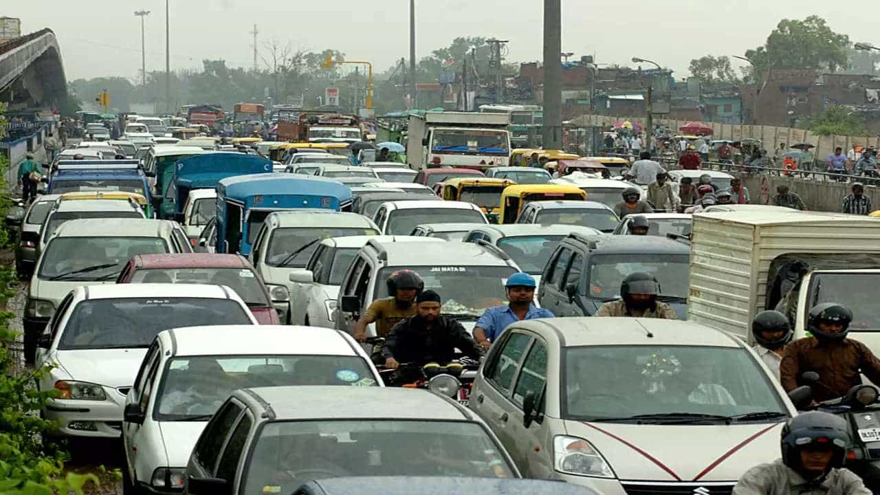 Office Demand: ಬೆಂಗಳೂರಿನ ವೈಟ್ಫೀಲ್ಡ್ನಲ್ಲಿ ಭಯಂಕರ ಟ್ರಾಫಿಕ್ ಇದ್ದರೂ ಕಚೇರಿ ಸ್ಥಳಕ್ಕೆ ಭಾರೀ ಡಿಮ್ಯಾಂಡ್; ಕಾರಣ ಇದು Office Demand: ಬೆಂಗಳೂರಿನ ವೈಟ್ಫೀಲ್ಡ್ನಲ್ಲಿ ಭಯಂಕರ ಟ್ರಾಫಿಕ್ ಇದ್ದರೂ ಕಚೇರಿ ಸ್ಥಳಕ್ಕೆ ಭಾರೀ ಡಿಮ್ಯಾಂಡ್; ಕಾರಣ ಇದು