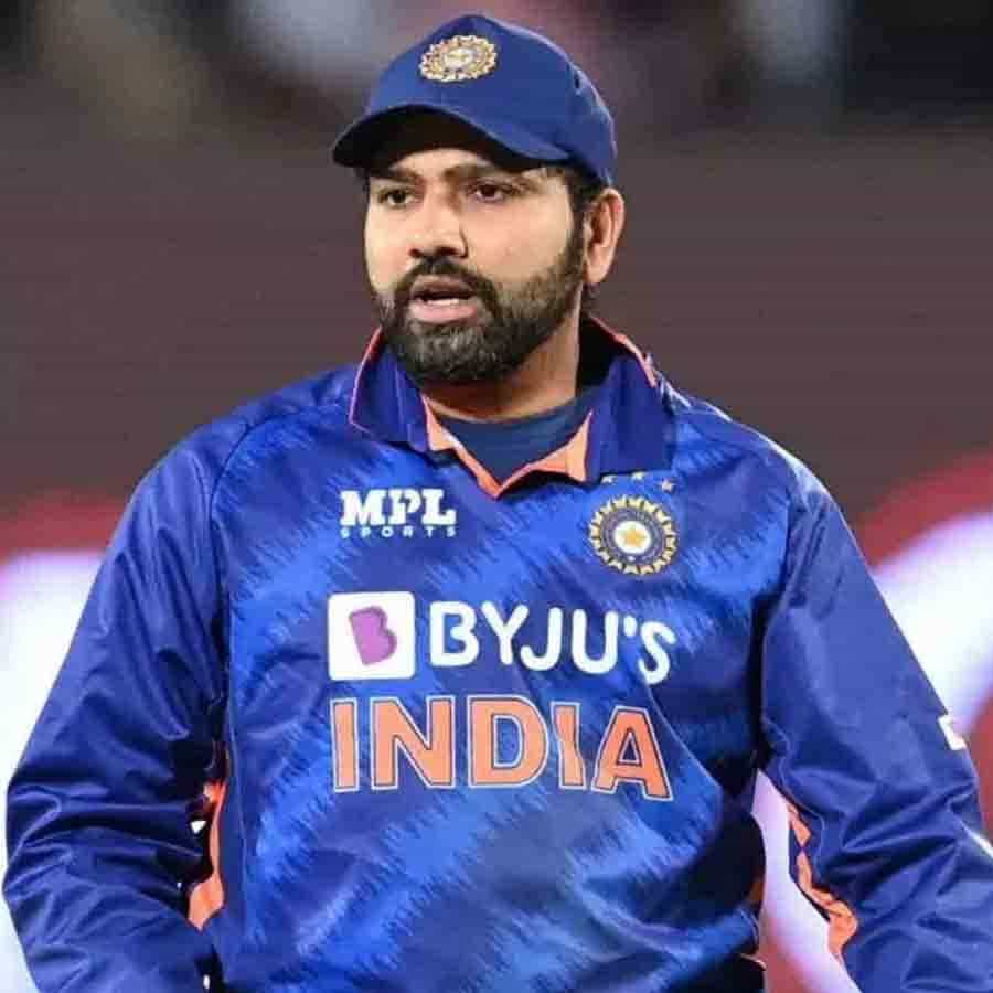ಭಾರತ ತಂಡದ ಆಟಗಾರರು ಸದ್ಯ ಕ್ರಿಕೆಟ್ನಿಂದ ವಿರಾಮ ಪಡೆದುಕೊಂಡಿದ್ದು, ಕುಟುಂಬದ ಜೊತೆ ಸಮಯ ಕಳೆಯುತ್ತಿದ್ದಾರೆ. ಐಸಿಸಿ ವಿಶ್ವ ಟೆಸ್ಟ್ ಚಾಂಪಿಯನ್ಶಿಪ್ ಫೈನಲ್ನಲ್ಲಿ ಸೋಲುಂಡು ತವರಿಗೆ ಹಿಂತಿರುಗಿದ ಬಳಿಕ ಒಂದು ತಿಂಗಳ ವಿಶ್ರಾಂತಿಯಲ್ಲಿದ್ದಾರೆ.