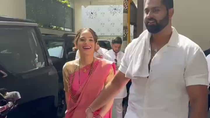 Abhi Aviva Beegara Oota Live: ಪತ್ನಿ ಅವಿವ ಕಂಡ್ರೆ ಅಭಿಷೇಕ್ಗೆ ಎಷ್ಟೊಂದು ಪ್ರೀತಿ; ಇಲ್ಲಿದೆ ನೋಡಿ ವಿಡಿಯೋ Abhi Aviva Beegara Oota Live: ಪತ್ನಿ ಅವಿವ ಕಂಡ್ರೆ ಅಭಿಷೇಕ್ಗೆ ಎಷ್ಟೊಂದು ಪ್ರೀತಿ; ಇಲ್ಲಿದೆ ನೋಡಿ ವಿಡಿಯೋ