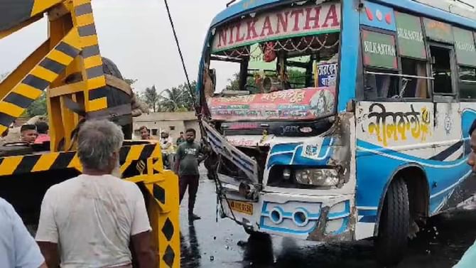 Odisha Train Accident: ಒಡಿಶಾ ರೈಲು ಅಪಘಾತದಲ್ಲಿ ಗಾಯಗೊಂಡವರನ್ನು ಆಸ್ಪತ್ರೆಗೆ ಕರೆದೊಯ್ಯುತ್ತಿದ್ದ ಬಸ್ ಅಪಘಾತ Odisha Train Accident: ಒಡಿಶಾ ರೈಲು ಅಪಘಾತದಲ್ಲಿ ಗಾಯಗೊಂಡವರನ್ನು ಆಸ್ಪತ್ರೆಗೆ ಕರೆದೊಯ್ಯುತ್ತಿದ್ದ ಬಸ್ ಅಪಘಾತ