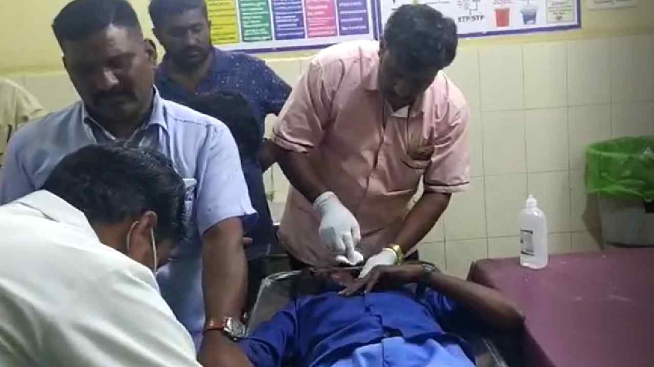 Bike accident in Kolar MP S Muniswamy helps in taking injured to hospital
