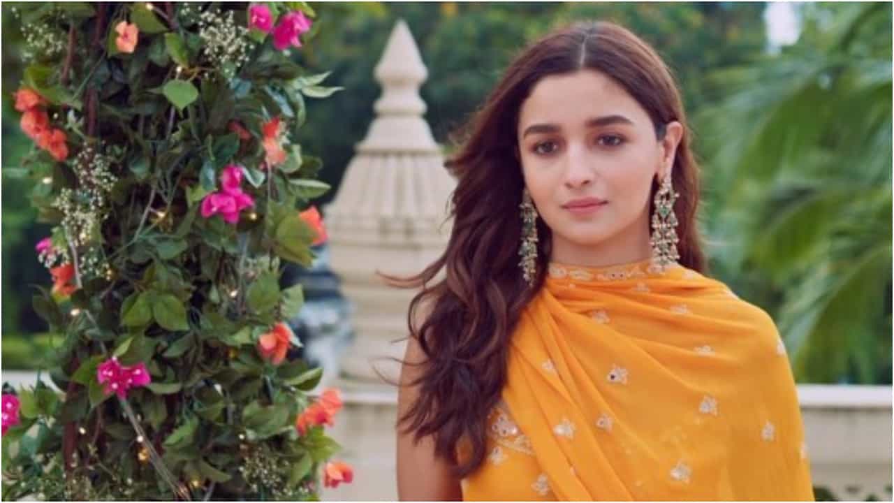 Alia Bhatt: ರಾಮಾಯಣ ಕಥೆ ಆಧರಿತ ಸಿನಿಮಾದಲ್ಲಿ ಆಲಿಯಾ ಭಟ್ಗೆ ಸೀತೆ ಪಾತ್ರ; ರಾಮನಾಗಿ ರಣಬೀರ್ ಕಪೂರ್? Alia Bhatt: ರಾಮಾಯಣ ಕಥೆ ಆಧರಿತ ಸಿನಿಮಾದಲ್ಲಿ ಆಲಿಯಾ ಭಟ್ಗೆ ಸೀತೆ ಪಾತ್ರ; ರಾಮನಾಗಿ ರಣಬೀರ್ ಕಪೂರ್?