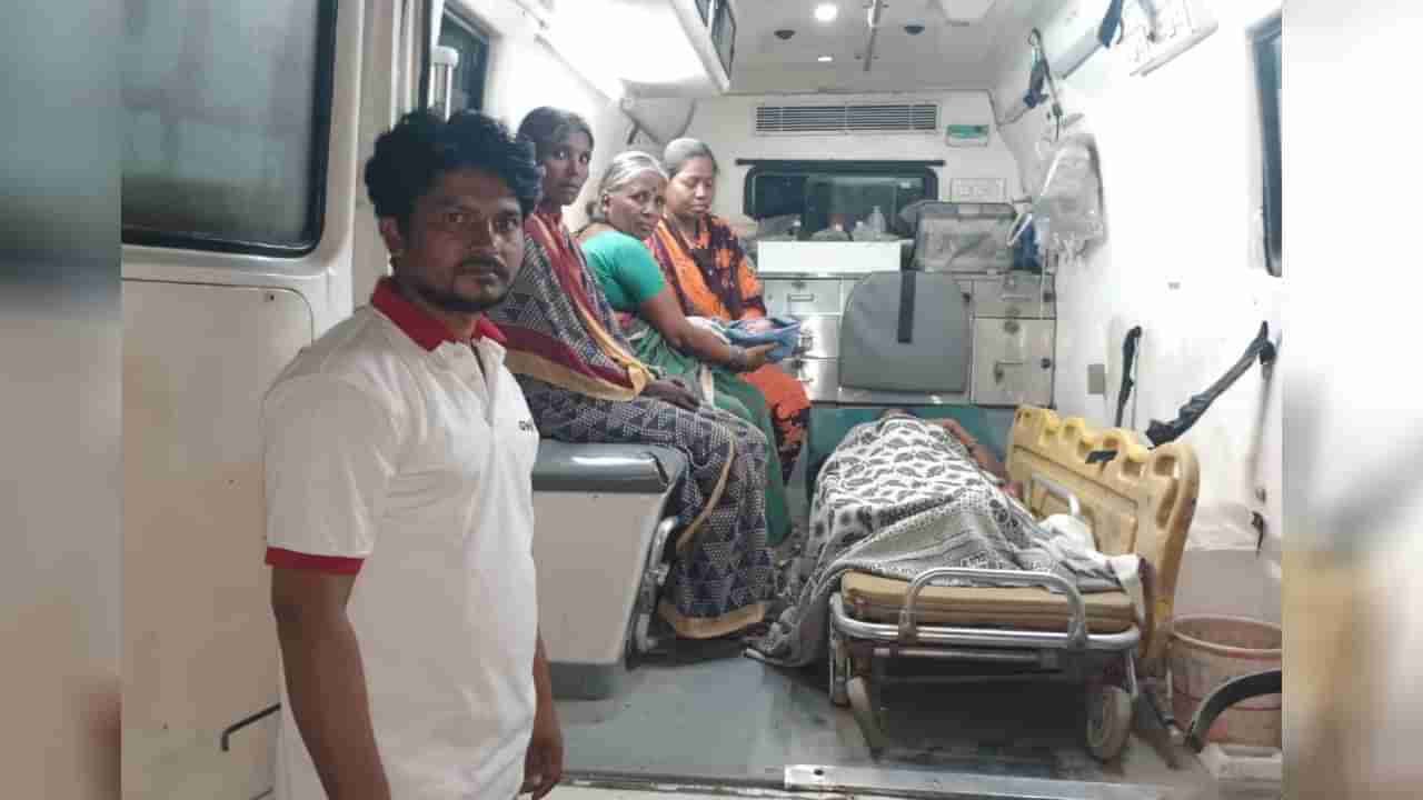 ಆಂಬ್ಯುಲೆನ್ಸ್​ನಲ್ಲಿ ಹೆಣ್ಣು ಮಗುವಿಗೆ ಜನ್ಮ ಕೊಟ್ಟ ತಾಯಿ: ಸುಸೂತ್ರವಾಗಿ ಹೆರಿಗೆ ಮಾಡಿಸಿದ ಶುಶ್ರೂಷಕಿಗೆ ಸ್ಥಳೀಯರ ಶ್ಲಾಘನೆ