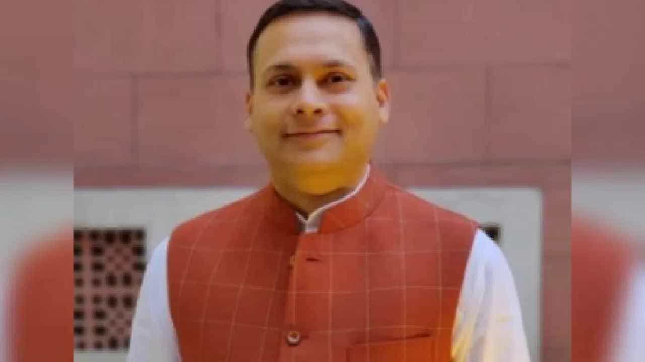 ಪ್ರಿಯಾಂಕ್ ಖರ್ಗೆ ದೂರು, ಬಿಜೆಪಿ ಐಟಿ ಸೆಲ್ ಮುಖ್ಯಸ್ಥ ಅಮಿತ್ ಮಾಳವೀಯಾ ವಿರುದ್ದ ಎಫ್ಐಆರ್ ದಾಖಲು ಪ್ರಿಯಾಂಕ್ ಖರ್ಗೆ ದೂರು, ಬಿಜೆಪಿ ಐಟಿ ಸೆಲ್ ಮುಖ್ಯಸ್ಥ ಅಮಿತ್ ಮಾಳವೀಯಾ ವಿರುದ್ದ ಎಫ್ಐಆರ್ ದಾಖಲು