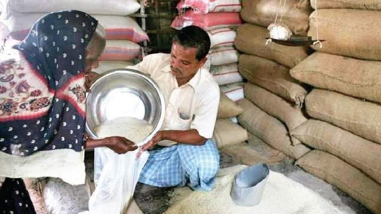 Anna Bhagya Scheme: 3 ಏಜನ್ಸಿಗಳಿಂದ ಅಕ್ಕಿ ವಿತರಣೆಗೆ ತಾತ್ವಿಕ ಒಪ್ಪಿಗೆ: ವಾರದಲ್ಲಿ ಅನ್ನಭಾಗ್ಯ ಯೋಜನೆ ಭವಿಷ್ಯ ನಿರ್ಧಾರ Anna Bhagya Scheme: 3 ಏಜನ್ಸಿಗಳಿಂದ ಅಕ್ಕಿ ವಿತರಣೆಗೆ ತಾತ್ವಿಕ ಒಪ್ಪಿಗೆ: ವಾರದಲ್ಲಿ ಅನ್ನಭಾಗ್ಯ ಯೋಜನೆ ಭವಿಷ್ಯ ನಿರ್ಧಾರ