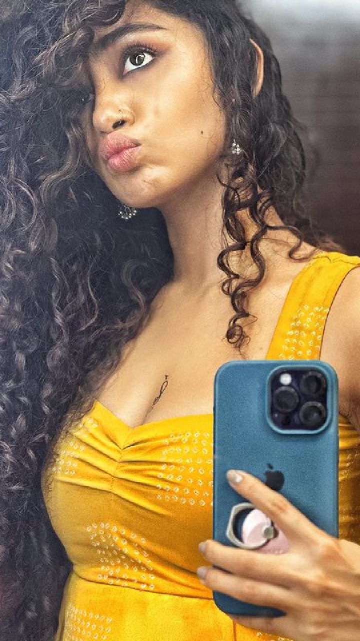 Anupama Parameswaran (2)