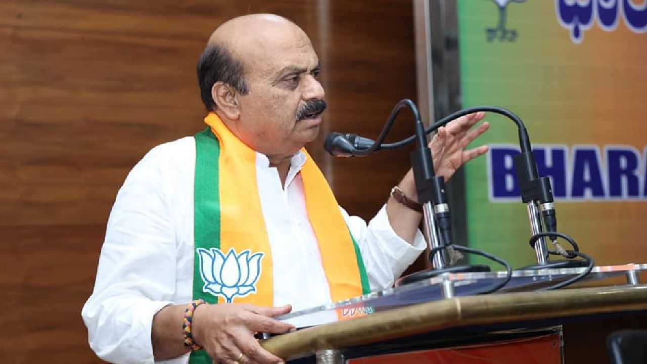 ನಮ್ಮ ಸರ್ಕಾರ ವಿದ್ಯುತ್ ದರ ಏರಿಕೆ ಮಾಡಿಲ್ಲ; ಇಂಧನ ಸಚಿವರ ಆರೋಪಕ್ಕೆ ಮಾಜಿ ಸಿಎಂ ಬೊಮ್ಮಾಯಿ ತಿರುಗೇಟು ನಮ್ಮ ಸರ್ಕಾರ ವಿದ್ಯುತ್ ದರ ಏರಿಕೆ ಮಾಡಿಲ್ಲ; ಇಂಧನ ಸಚಿವರ ಆರೋಪಕ್ಕೆ ಮಾಜಿ ಸಿಎಂ ಬೊಮ್ಮಾಯಿ ತಿರುಗೇಟು