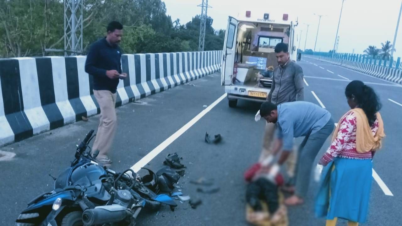 ಬೆಂಗಳೂರು-ಮೈಸೂರು ಎಕ್ಸ್ಪ್ರೆಸ್ ವೇನಲ್ಲಿ ಮತ್ತೊಂದು ಭೀಕರ ಅಪಘಾತ: ಇಬ್ಬರು ಸ್ಥಳದಲ್ಲೇ ದುರ್ಮರಣ