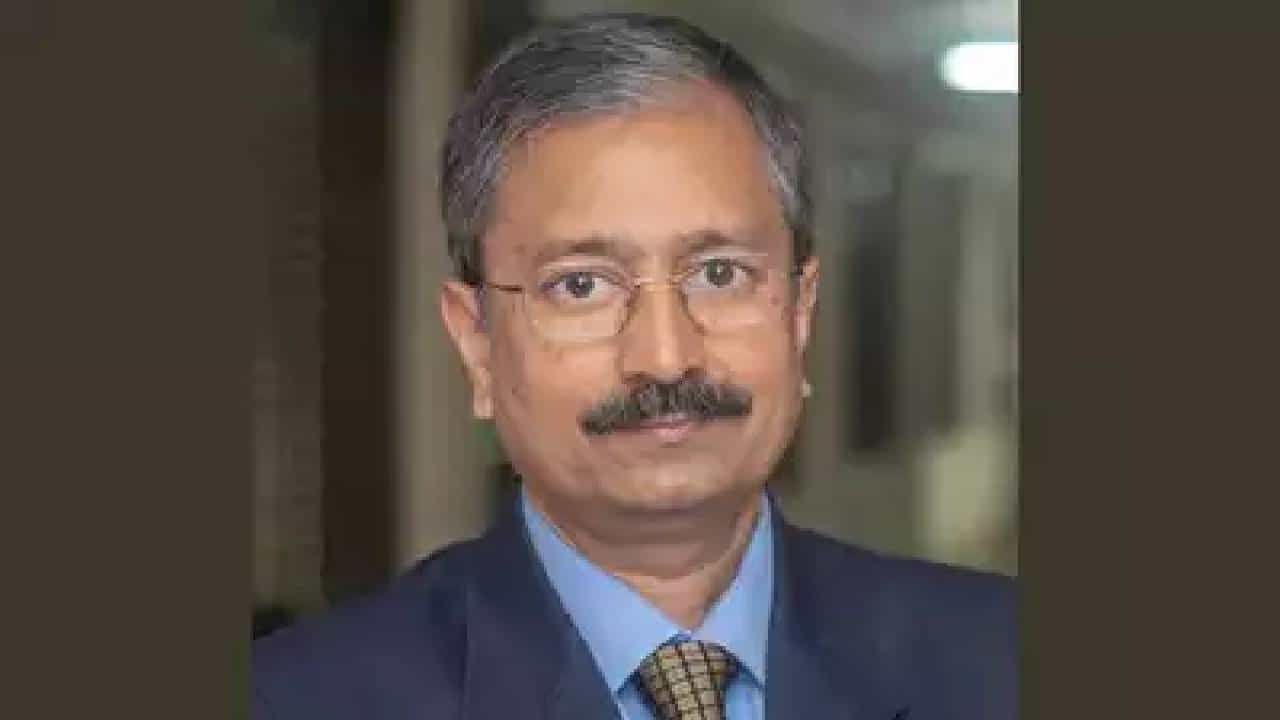 NITK Surathkal: ಸುರತ್ಕಲ್ನ ಎನ್ಐಟಿಕೆಯ ನೂತನ ನಿರ್ದೇಶಕರಾಗಿ ಭಳ್ಳಮುಡಿ ರವಿ ನೇಮಕ NITK Surathkal: ಸುರತ್ಕಲ್ನ ಎನ್ಐಟಿಕೆಯ ನೂತನ ನಿರ್ದೇಶಕರಾಗಿ ಭಳ್ಳಮುಡಿ ರವಿ ನೇಮಕ