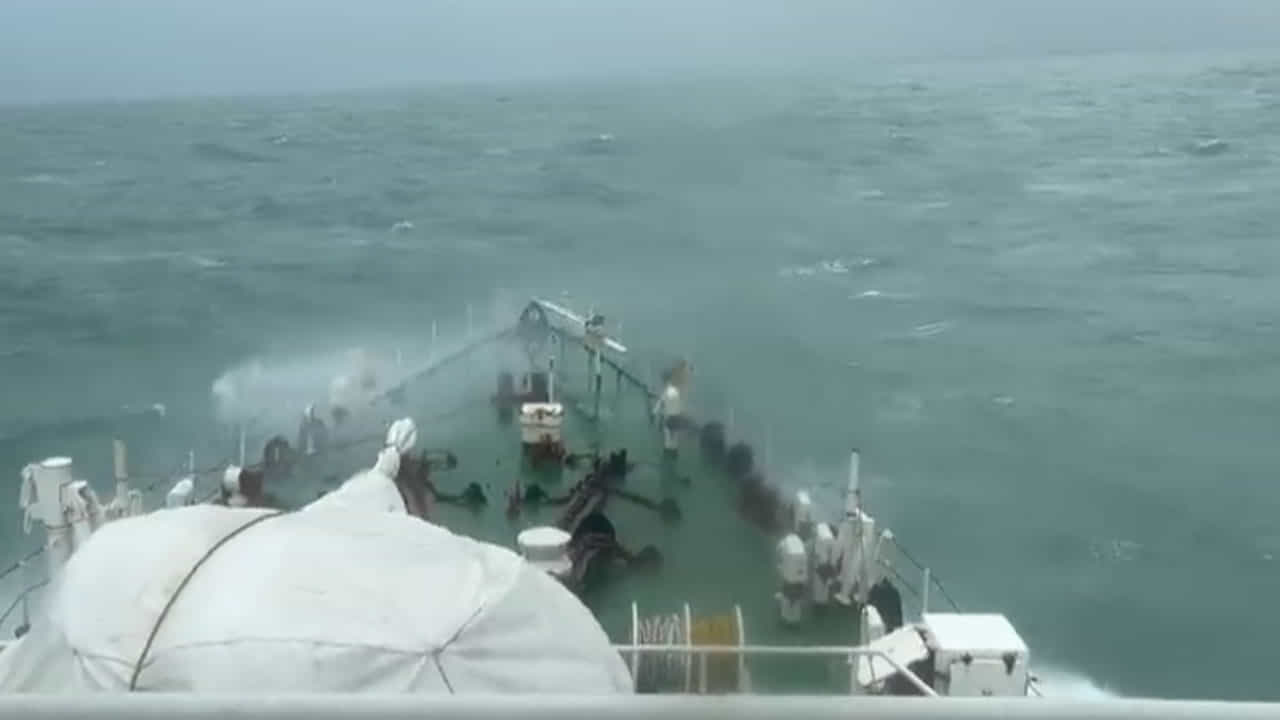 Cyclone Biparjoy: ಗುರುವಾರ ಅಪ್ಪಳಿಸಲಿದೆ ಬಿಪೋರ್ಜಾಯ್ ಚಂಡಮಾರುತ; ಮುನ್ನೆಚ್ಚರಿಕೆಗಳೇನು? Cyclone Biparjoy: ಗುರುವಾರ ಅಪ್ಪಳಿಸಲಿದೆ ಬಿಪೋರ್ಜಾಯ್ ಚಂಡಮಾರುತ; ಮುನ್ನೆಚ್ಚರಿಕೆಗಳೇನು?