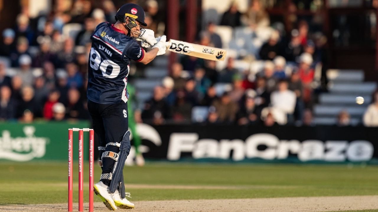 A magnificent century CDC won Man of the Match award for Northamptonshire's Chris Lynn. 