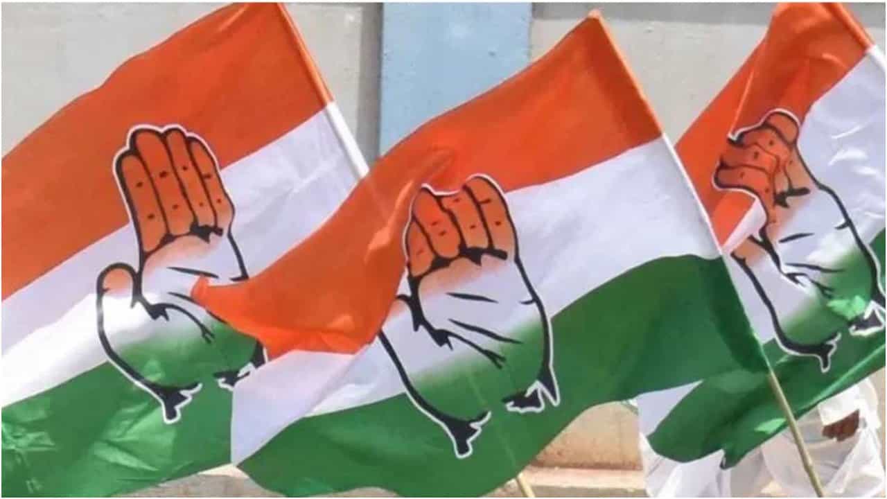 ಕರ್ನಾಟಕ ಗೆದ್ದ ಉತ್ಸಾಹದಲ್ಲಿರುವ ಕಾಂಗ್ರೆಸ್ನಿಂದ ಹಿಂದುತ್ವ ಜಪ! ಬಿಜೆಪಿ ಎದುರು ವರ್ಕೌಟ್ ಆಗುತ್ತಾ ಕಾಂಗ್ರೆಸ್ ಮೃದು ಹಿಂದುತ್ವ? ಕರ್ನಾಟಕ ಗೆದ್ದ ಉತ್ಸಾಹದಲ್ಲಿರುವ ಕಾಂಗ್ರೆಸ್ನಿಂದ ಹಿಂದುತ್ವ ಜಪ! ಬಿಜೆಪಿ ಎದುರು ವರ್ಕೌಟ್ ಆಗುತ್ತಾ ಕಾಂಗ್ರೆಸ್ ಮೃದು ಹಿಂದುತ್ವ?