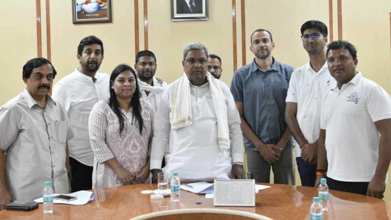 ಮುಂದಿನ ತಿಂಗಳು ರಾಷ್ಟ್ರೀಯ ಯುವ ಕಾಂಗ್ರೆಸ್ನಿಂದ “ಬೆಹತರ್ ಭಾರತ್ ಬುನಿಯಾದಿ” ಸಮಾವೇಶ: ಸಿಎಂಗೆ ಆಹ್ವಾನ ಮುಂದಿನ ತಿಂಗಳು ರಾಷ್ಟ್ರೀಯ ಯುವ ಕಾಂಗ್ರೆಸ್ನಿಂದ “ಬೆಹತರ್ ಭಾರತ್ ಬುನಿಯಾದಿ” ಸಮಾವೇಶ: ಸಿಎಂಗೆ ಆಹ್ವಾನ