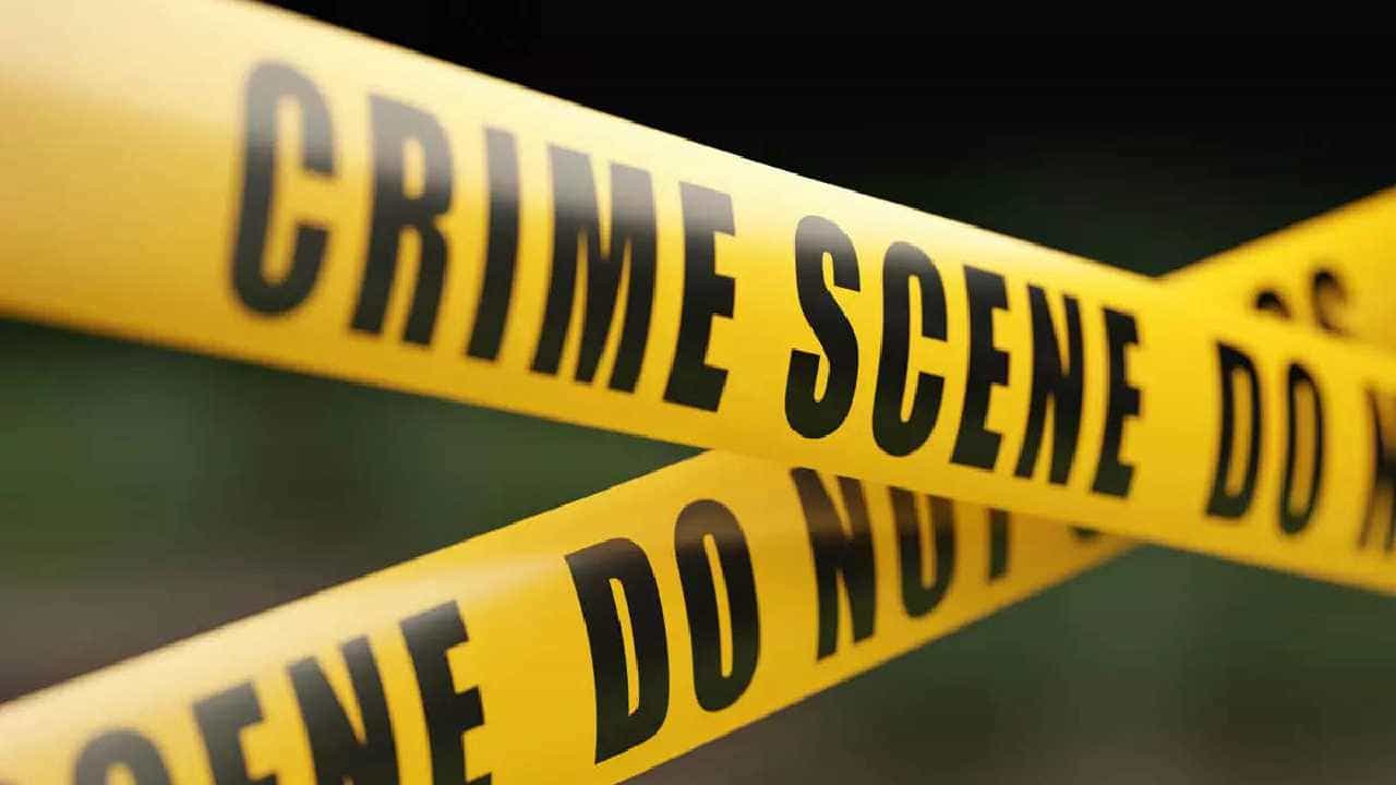 Crime News: 70ರ ವೃದ್ಧನಿಗೆ ಬಂದೂಕು ತೋರಿಸಿ, 1 ಲಕ್ಷ ರೂ, ಹಣವನ್ನು ಕಸಿದುಕೊಂಡು ಪರಾರಿಯಾದ ದರೋಡೆಕೋರರು Crime News: 70ರ ವೃದ್ಧನಿಗೆ ಬಂದೂಕು ತೋರಿಸಿ, 1 ಲಕ್ಷ ರೂ, ಹಣವನ್ನು ಕಸಿದುಕೊಂಡು ಪರಾರಿಯಾದ ದರೋಡೆಕೋರರು