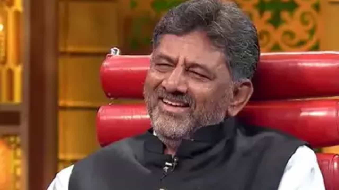 ಸಿಎಂ ಸ್ಥಾನದಿಂದ ವೀರೇಂದ್ರ ಪಾಟೀಲರನ್ನು ಇಳಿಸಿದ್ದು ಹೇಗೆ? ಅದರಲ್ಲಿ ಡಿಕೆ ಶಿವಕುಮಾರ್ ಪಾತ್ರವೇನು? ಸಿಎಂ ಸ್ಥಾನದಿಂದ ವೀರೇಂದ್ರ ಪಾಟೀಲರನ್ನು ಇಳಿಸಿದ್ದು ಹೇಗೆ? ಅದರಲ್ಲಿ ಡಿಕೆ ಶಿವಕುಮಾರ್ ಪಾತ್ರವೇನು?