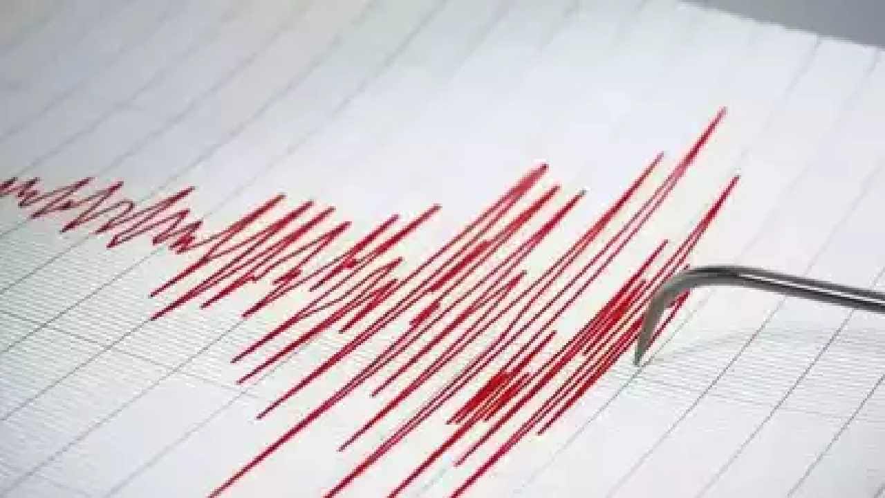 Delhi Earthquake: ದೆಹಲಿ ಸೇರಿದಂತೆ ಉತ್ತರ ಭಾರತದ ಹಲವೆಡೆ ಕಂಪಿಸಿದ ಭೂಮಿ Delhi Earthquake: ದೆಹಲಿ ಸೇರಿದಂತೆ ಉತ್ತರ ಭಾರತದ ಹಲವೆಡೆ ಕಂಪಿಸಿದ ಭೂಮಿ