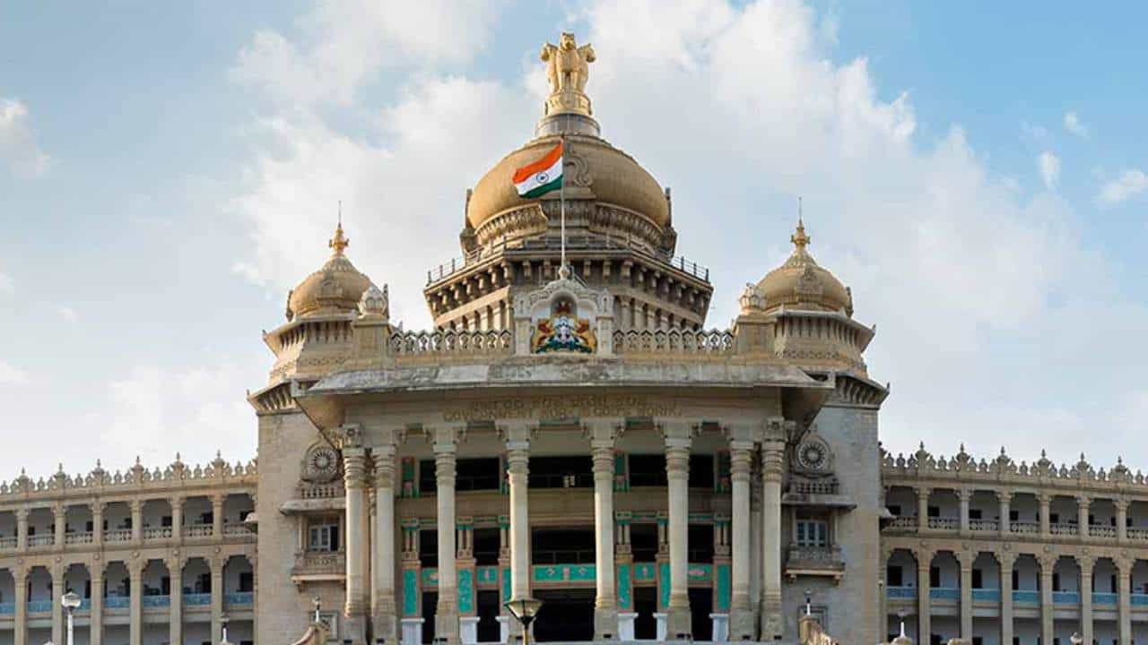 ಬರ, ಪ್ರವಾಹ ವಿಪತ್ತು ನೈಸರ್ಗಿಕ ವಿಕೋಪ ನಿರ್ವಹಣೆಗೆ 6 ಸಚಿವರ ಸಮಿತಿ ರಚನೆ: ಸರ್ಕಾರ ಆದೇಶ ಬರ, ಪ್ರವಾಹ ವಿಪತ್ತು ನೈಸರ್ಗಿಕ ವಿಕೋಪ ನಿರ್ವಹಣೆಗೆ 6 ಸಚಿವರ ಸಮಿತಿ ರಚನೆ: ಸರ್ಕಾರ ಆದೇಶ