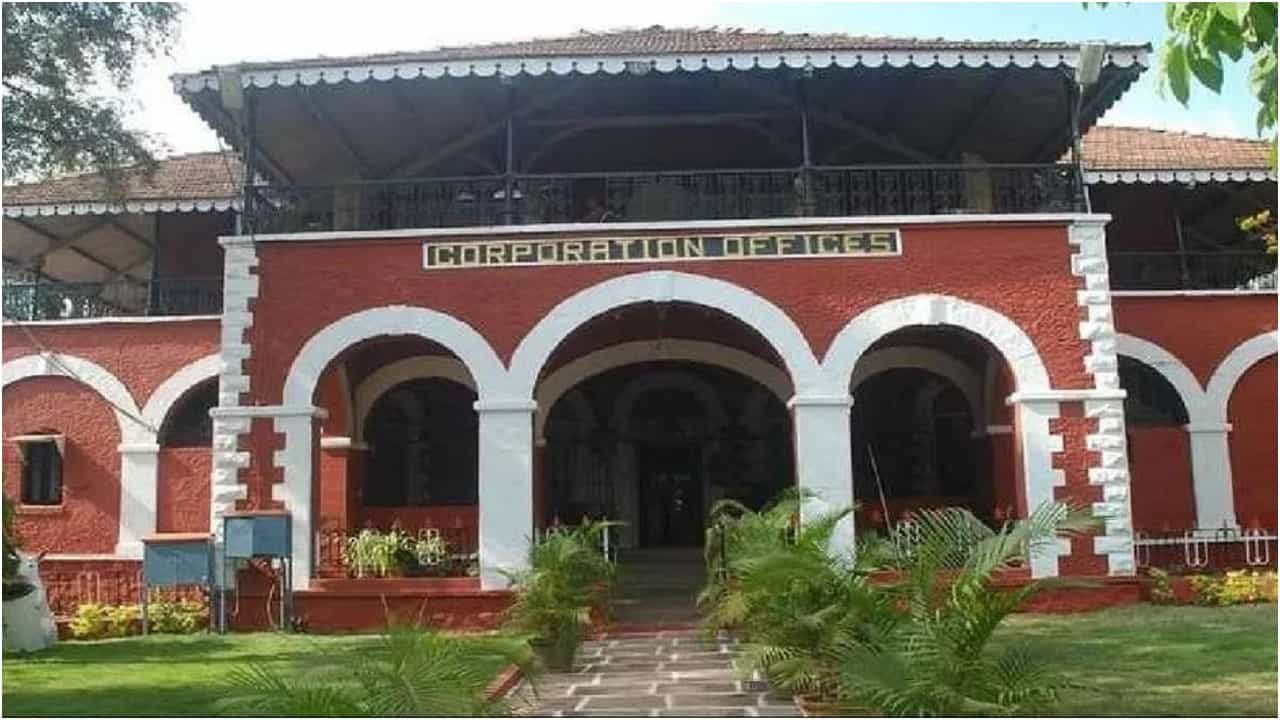 Hubli News: ಹುಬ್ಬಳ್ಳಿ ಧಾರವಾಡ ಮಹಾನಗರ ಪಾಲಿಕೆ; ಜೂನ್ 20 ರಂದು ಮಹಾಪೌರ, ಉಪ ಮಹಾಪೌರ ಚುನಾವಣೆ Hubli News: ಹುಬ್ಬಳ್ಳಿ ಧಾರವಾಡ ಮಹಾನಗರ ಪಾಲಿಕೆ; ಜೂನ್ 20 ರಂದು ಮಹಾಪೌರ, ಉಪ ಮಹಾಪೌರ ಚುನಾವಣೆ