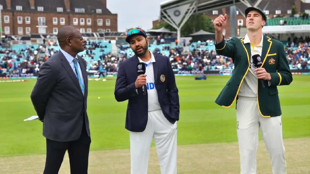 WTC Final 2023: ಇಂಗ್ಲೆಂಡ್ನ ಕೆನ್ನಿಂಗ್ಟನ್ ಓವಲ್ ಮೈದಾನದಲ್ಲಿ ವಿಶ್ವ ಟೆಸ್ಟ್ ಚಾಂಪಿಯನ್ಶಿಪ್ ಫೈನಲ್ ಪಂದ್ಯ ಶುರುವಾಗಿದೆ. ಈ ಪಂದ್ಯದಲ್ಲಿ ಟಾಸ್ ಗೆದ್ದಿರುವ ಭಾರತ ತಂಡದ ನಾಯಕ ರೋಹಿತ್ ಶರ್ಮಾ ಬೌಲಿಂಗ್ ಆಯ್ದುಕೊಂಡಿದ್ದಾರೆ.