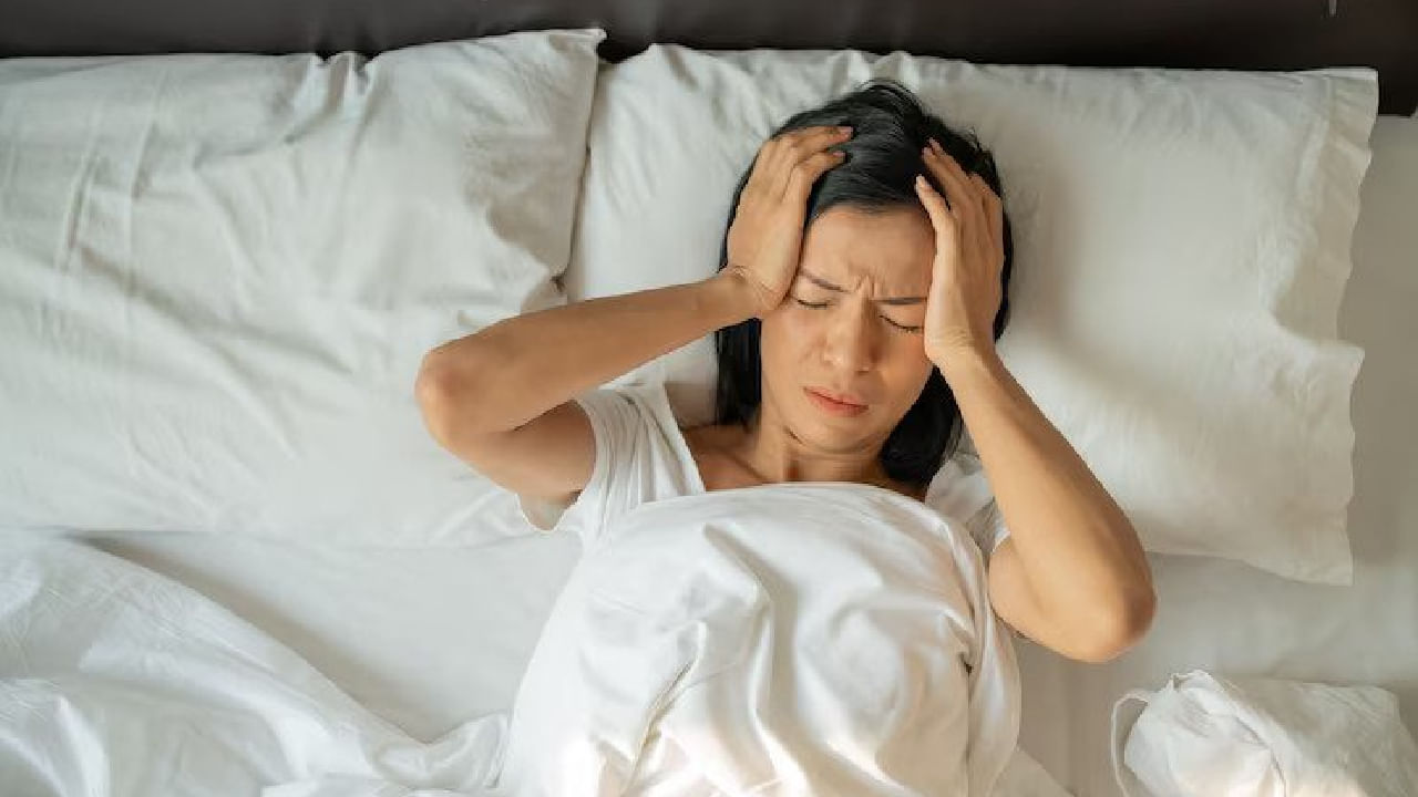 If you have short term insomnia, nutritionist Lovneet Batra shared a post about how foods can naturally instill sleep