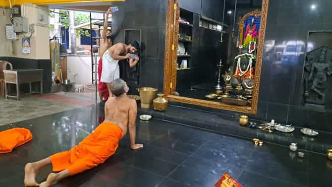 International Yoga Day 2023: ದೂರದ ಚೆನ್ನೈನಲ್ಲಿ ಯೋಗಪಟು ಪೇಜಾವರ ಶ್ರೀ ವಿಶ್ವಪ್ರಸನ್ನ ತೀರ್ಥ ಸ್ವಾಮೀಜಿ ಅವರಿಂದ ಯೋಗಾಸನ, ವಿವಿಧ ಭಂಗಿಗಳು ಇಲ್ಲಿವೆ