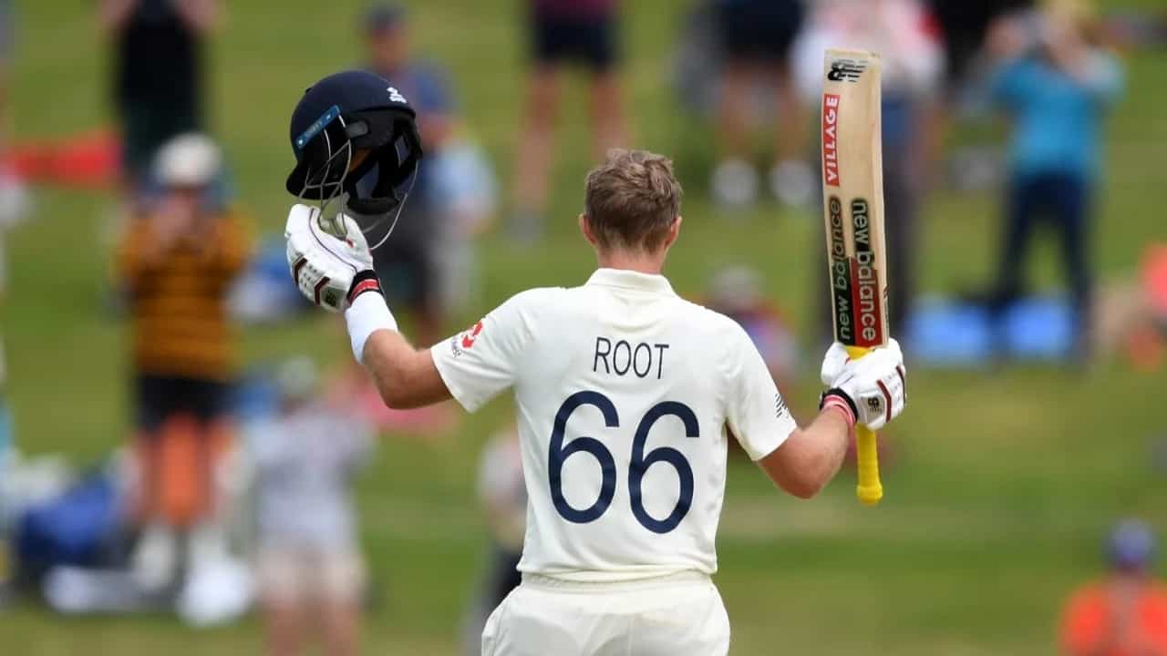 Ashes 2023: ಬರ್ಮಿಂಗ್ಹ್ಯಾಮ್ನಲ್ಲಿ ನಡೆಯುತ್ತಿರುವ ಆಸ್ಟ್ರೇಲಿಯಾ ವಿರುದ್ಧದ ಪ್ರತಿಷ್ಠಿತ ಆಶ್ಯಸ್ ಸರಣಿಯ ಮೊದಲ ಟೆಸ್ಟ್ ಪಂದ್ಯದಲ್ಲಿ ಇಂಗ್ಲೆಂಡ್ ಆಟಗಾರ ಜೋ ರೂಟ್ (Joe Root) ಅತ್ಯುತ್ತಮ ಬ್ಯಾಟಿಂಗ್ ಪ್ರದರ್ಶಿಸಿದ್ದಾರೆ. ವಿಶೇಷ ಎಂದರೆ ಈ ಭರ್ಜರಿ ಬ್ಯಾಟಿಂಗ್ನೊಂದಿಗೆ ಹಲವು ದಾಖಲೆಗಳನ್ನು ಕೂಡ ತಮ್ಮದಾಗಿಸಿಕೊಂಡಿದ್ದಾರೆ.