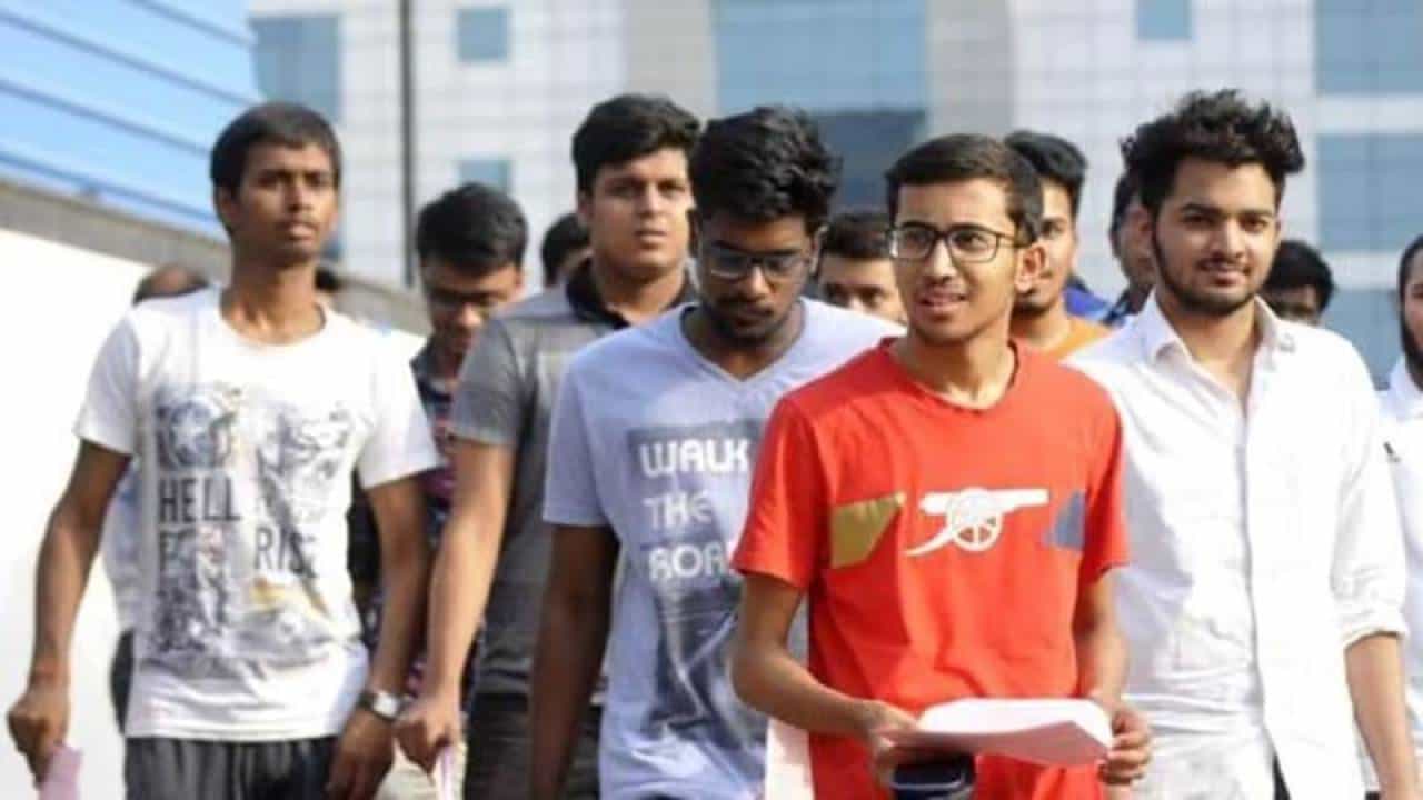 KCET Toppers 2023: ಸಿಇಟಿ ಟಾಪರ್ಸ್ ಪಟ್ಟಿ; ಇಂಜಿನಿಯರಿಂಗ್ ವಿಭಾಗದಲ್ಲಿ ವಿಘ್ನೇಶ್ ಪ್ರಥಮ KCET Toppers 2023: ಸಿಇಟಿ ಟಾಪರ್ಸ್ ಪಟ್ಟಿ; ಇಂಜಿನಿಯರಿಂಗ್ ವಿಭಾಗದಲ್ಲಿ ವಿಘ್ನೇಶ್ ಪ್ರಥಮ