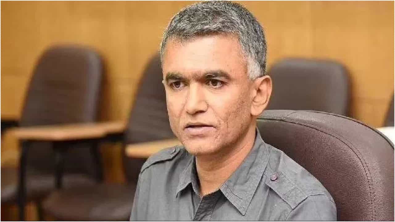 ಕೇಂದ್ರ ಸರ್ಕಾರದ ಮಾರ್ಗಸೂಚಿಯಂತೆ ಬರ ಪಟ್ಟಿಗೆ ಕರ್ನಾಟಕದ 62 ತಾಲೂಕುಗಳು ಸೇರ್ಪಡೆ: ಕೃಷ್ಣಭೈರೇಗೌಡ ಕೇಂದ್ರ ಸರ್ಕಾರದ ಮಾರ್ಗಸೂಚಿಯಂತೆ ಬರ ಪಟ್ಟಿಗೆ ಕರ್ನಾಟಕದ 62 ತಾಲೂಕುಗಳು ಸೇರ್ಪಡೆ: ಕೃಷ್ಣಭೈರೇಗೌಡ
